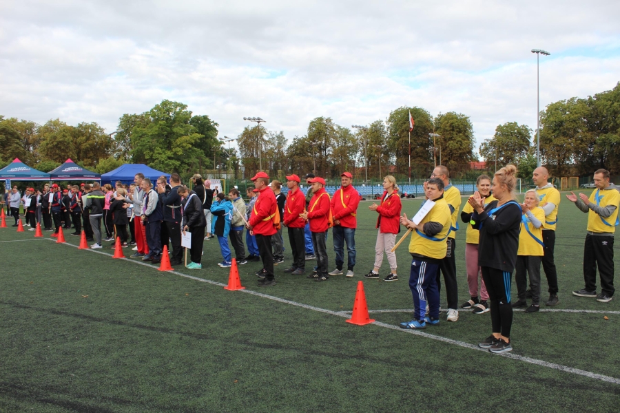 2. Uczestnicy wraz z terapeutką przygotowują się do zawodów.