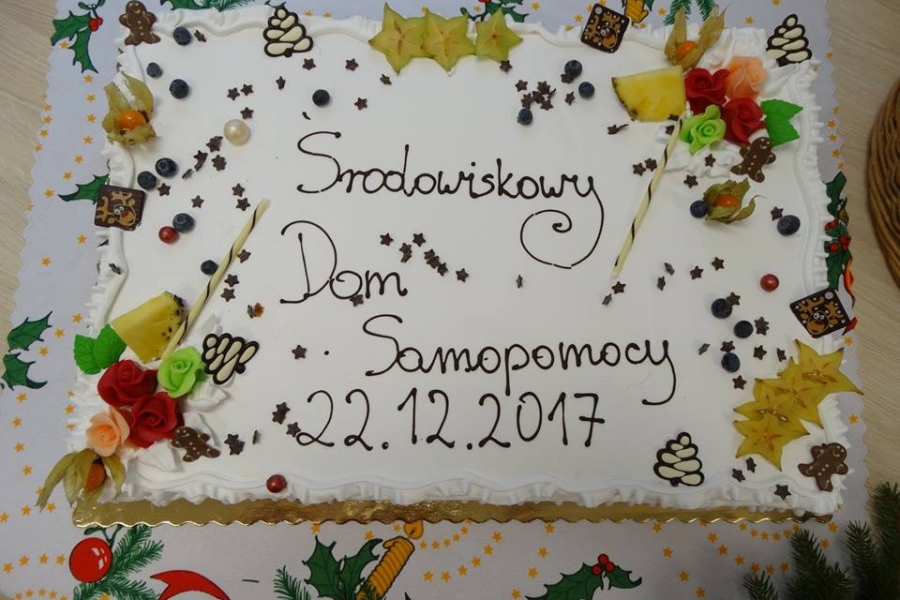 Zdjęcie tortu na otwarcie placówki