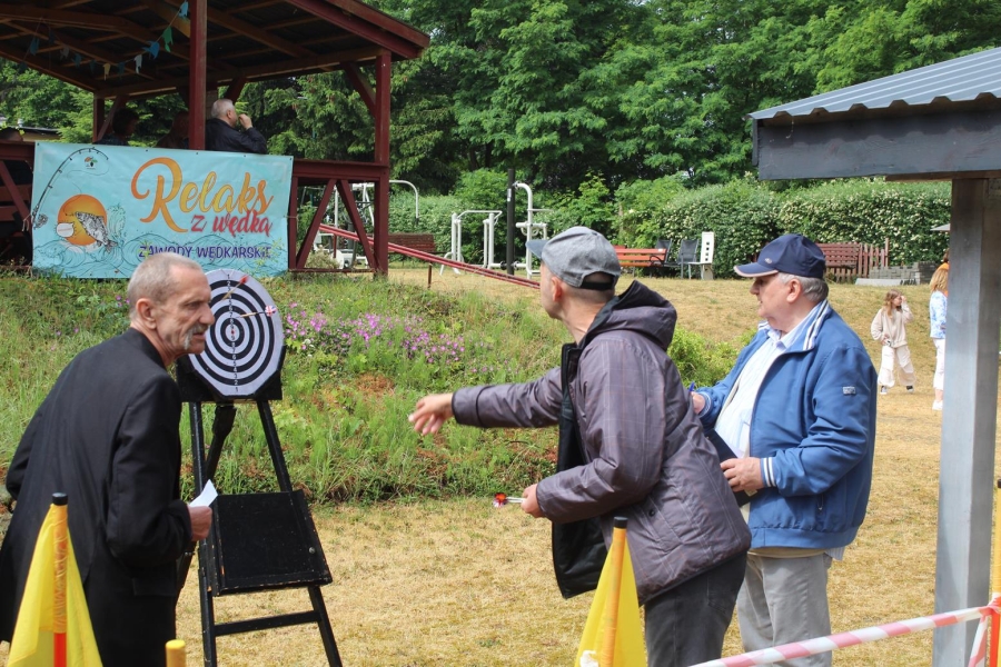 6.Uczestnik grający w lotki