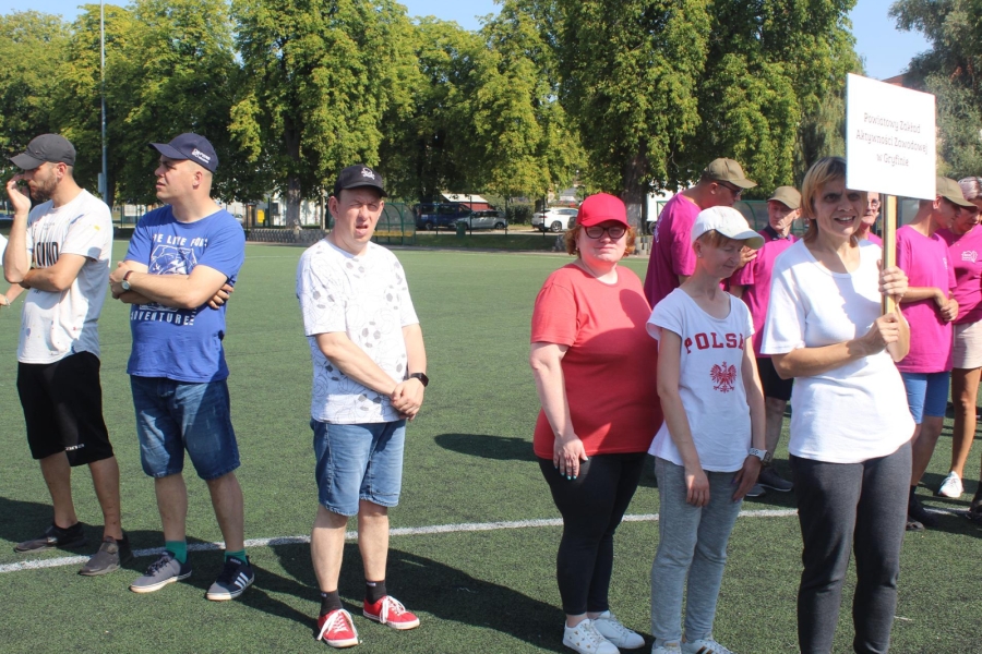 13.Drużyna Powiatowego Zakładu Aktywności Zawodowej w Gryfinie na boisku