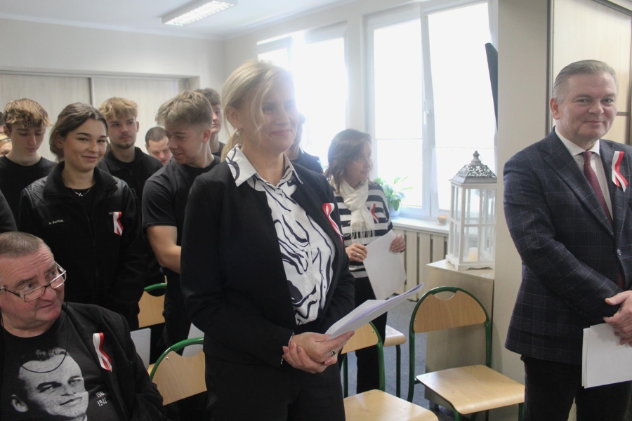 7.Kierownik ŚDS w Gryfinie oraz Z-ca Burmistrza Miasta i Gminy Gryfino na tle widowni