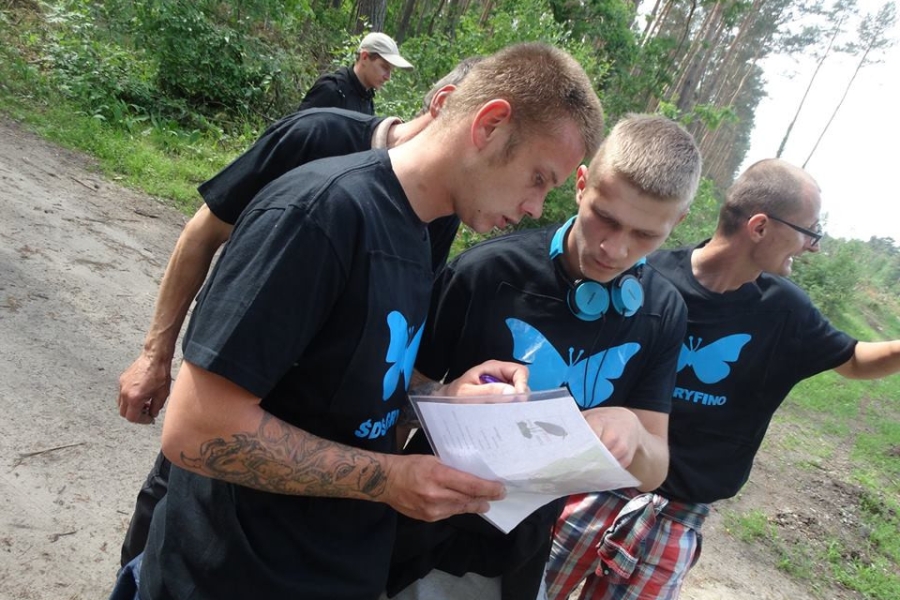  Uczestnicy podczas omawiania zasad konkurencji