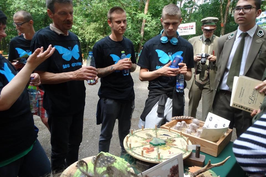 Uczestnicy podczas losowania kolejnej konkurencji