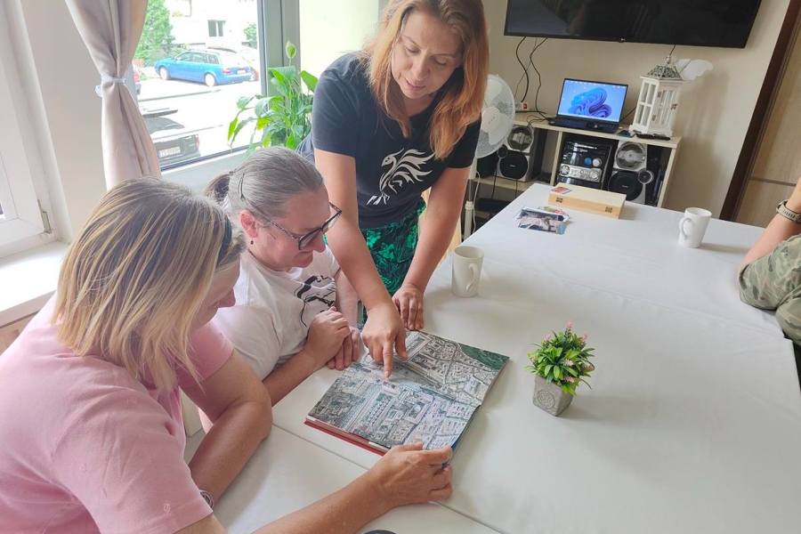 3.Psycholog przedstawiająca ciekawostki z Włoch uczestnikom