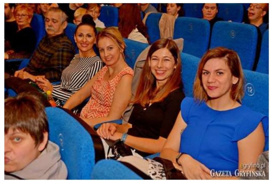 Terapeuci z uczestnikami na widowni