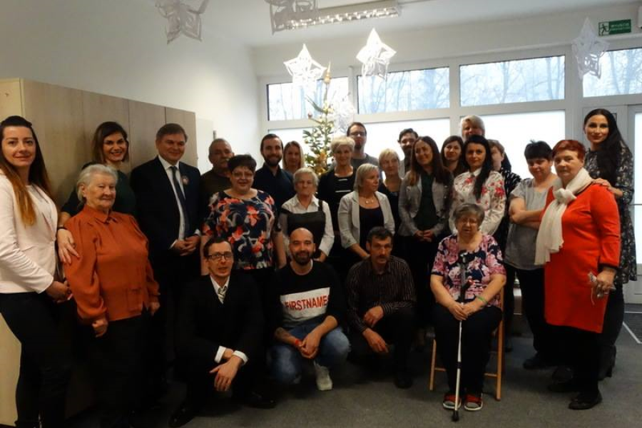 Zdjęcie grupowe uczestników, gości oaz kadry SDS