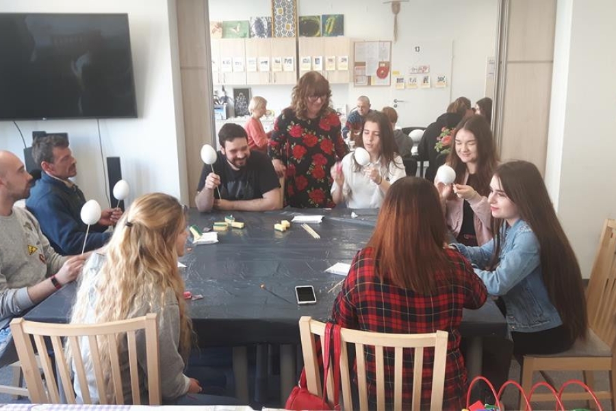 Uczestnicy podczas wykonywania prac.