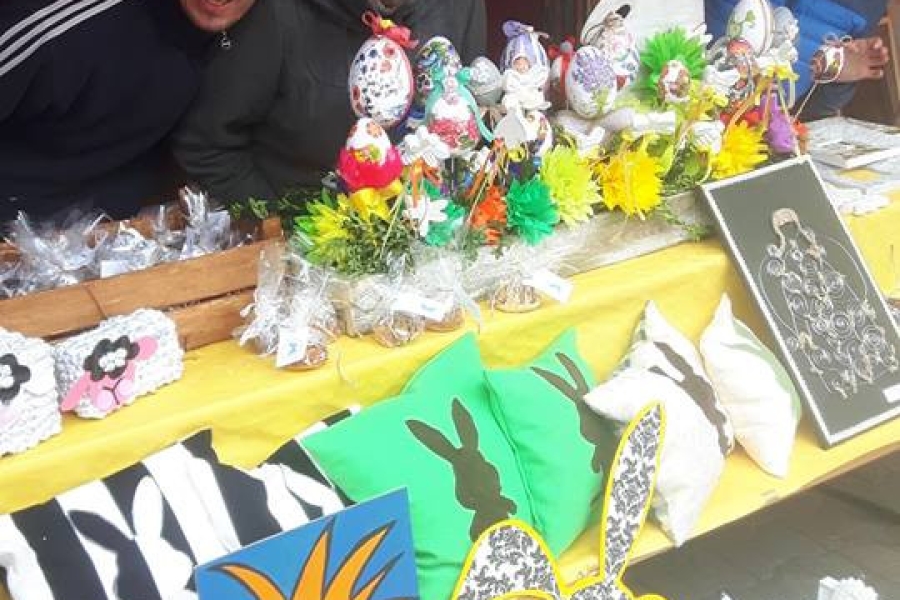 Uczestnicy na tle wykonanych prac