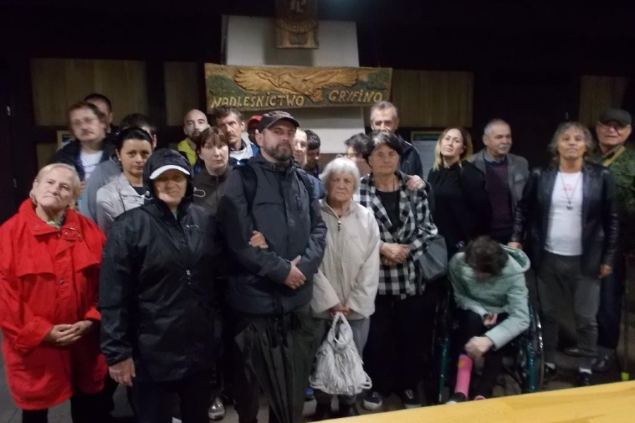 Uczestnicy oraz terapeuci w Nadleśnictwie Gryfino