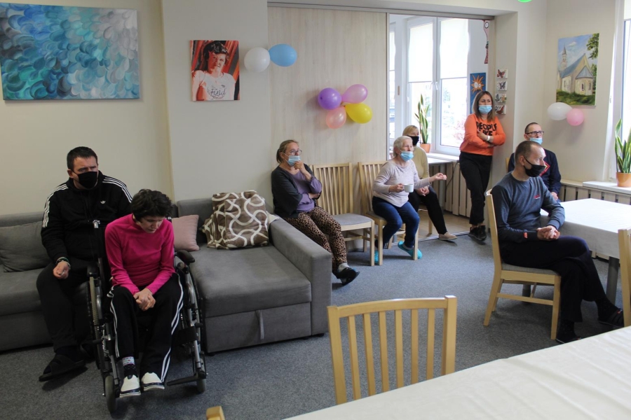 Uczestnicy podczas dyskusji na temat  Dnia Osób z Niepełnosprawnością.